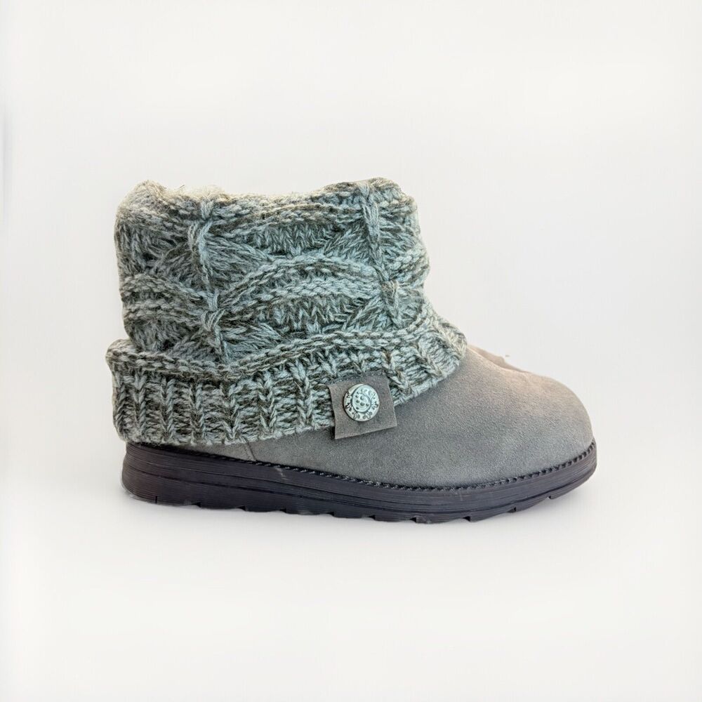 MukLuk Womens Gray Booties Size 7 Gray Sweater Tops Slip On Gently Used